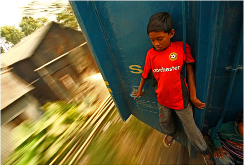 GMB Akash - Child on Train