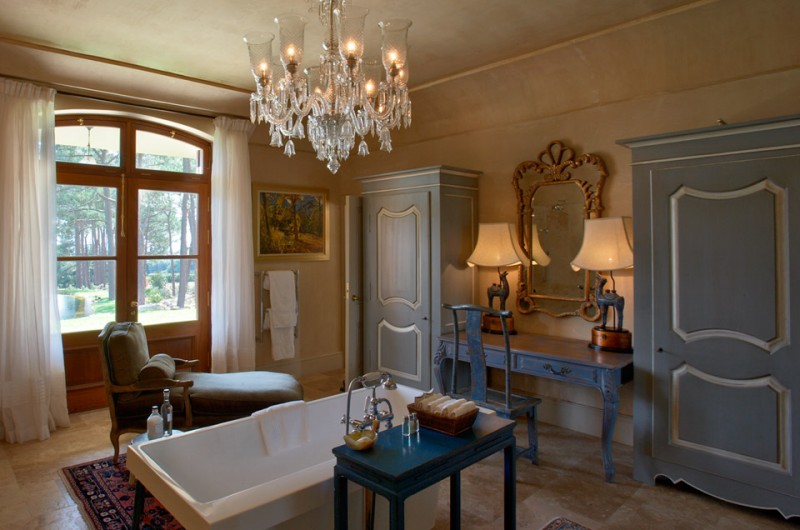 Bathroom of the Chambre Bleu Suite, La Residence, Franschhoek, South Africa
