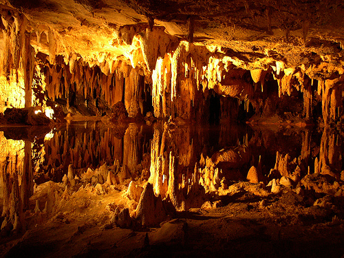 Reflecting Lake, Luray Caverns