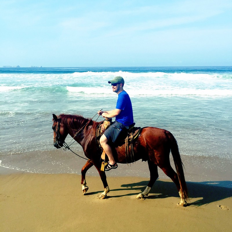 mike-vagabondish-horseback-ride-beach-playa-larga-zihuatanejo-mexico-IMG_3139