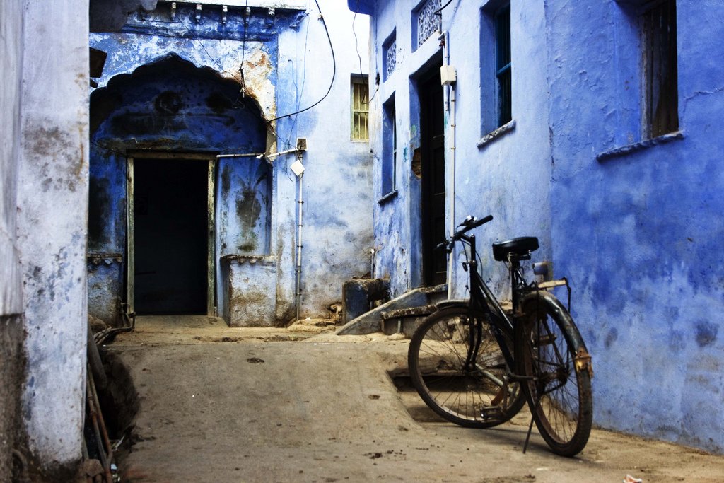Bicycle in alley in Bundi, India