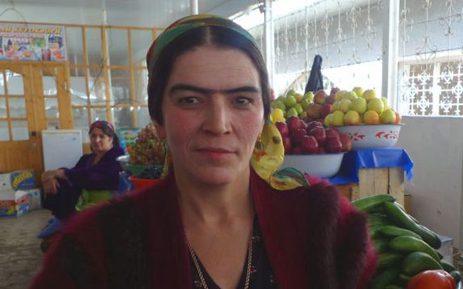 tajikistan-unibrow-woman.jpg